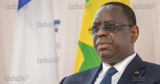 Sénégal&nbsp;: Sall dissout le gouvernement et fixe la présidentielle pour fin mars