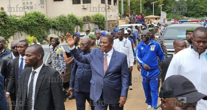 Centrafrique&nbsp;: Touadéra ouvre le bal en déposant sa candidature pour un 3e mandat contesté