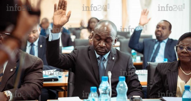 La nouvelle révision de la Charte de la transition gabonaise déjà adoptée par le Parlement&nbsp;!